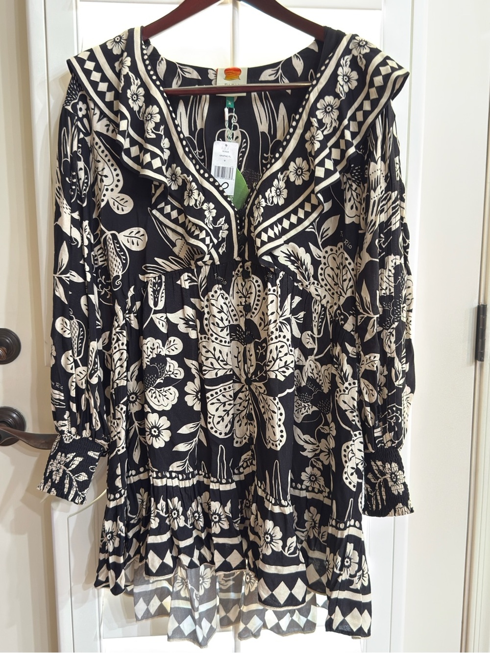 FARM Rio "Graphic Floral" Black Mini Dress. NWT. Size M - Picture 1 of 4